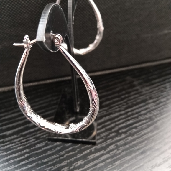 NEW Silver Plated Zinc Alloy Oval Engraved Boho Hoops - Picture 2 of 3